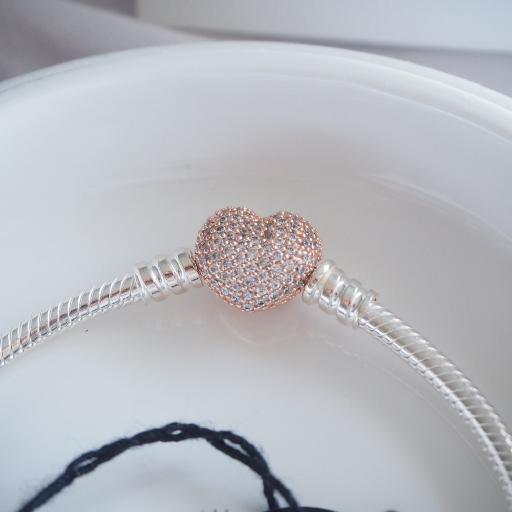 Pandora Moments Pavé Heart Clasp Snake Chain Bracelet 586292CZ